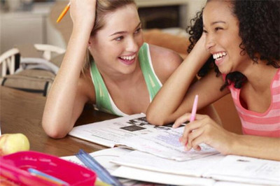 探索達利通國際教育 開啟您的自費出國留學中介服務加盟之旅